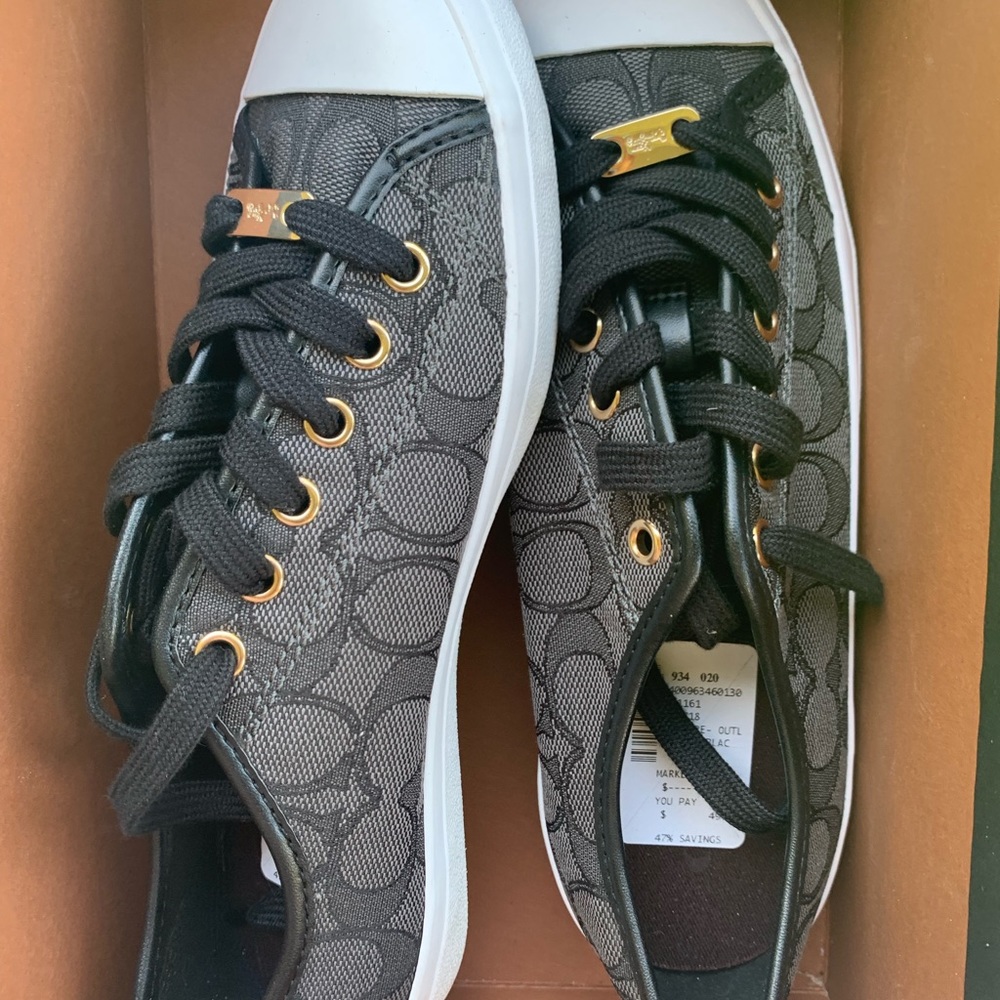 NWT/NWB Coach Sneakers Black-Smoke/Black size: 8M